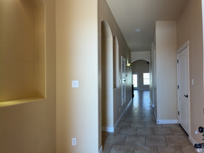 Building Photo - 5545 Manuel Moreno Dr