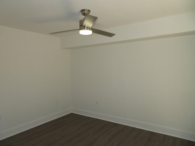 Building Photo - 1700 Embassy Dr