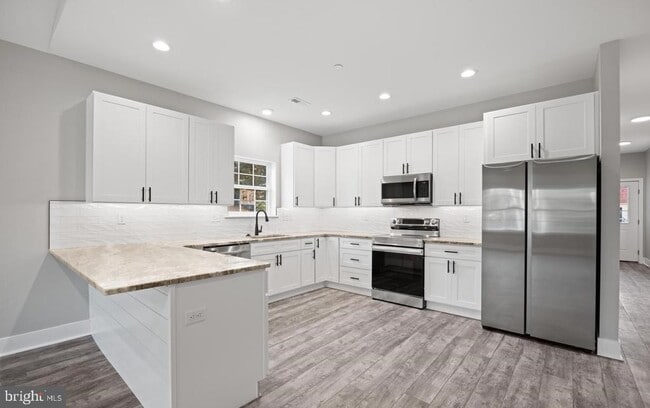 Building Photo - 29345 Greenfield Ave