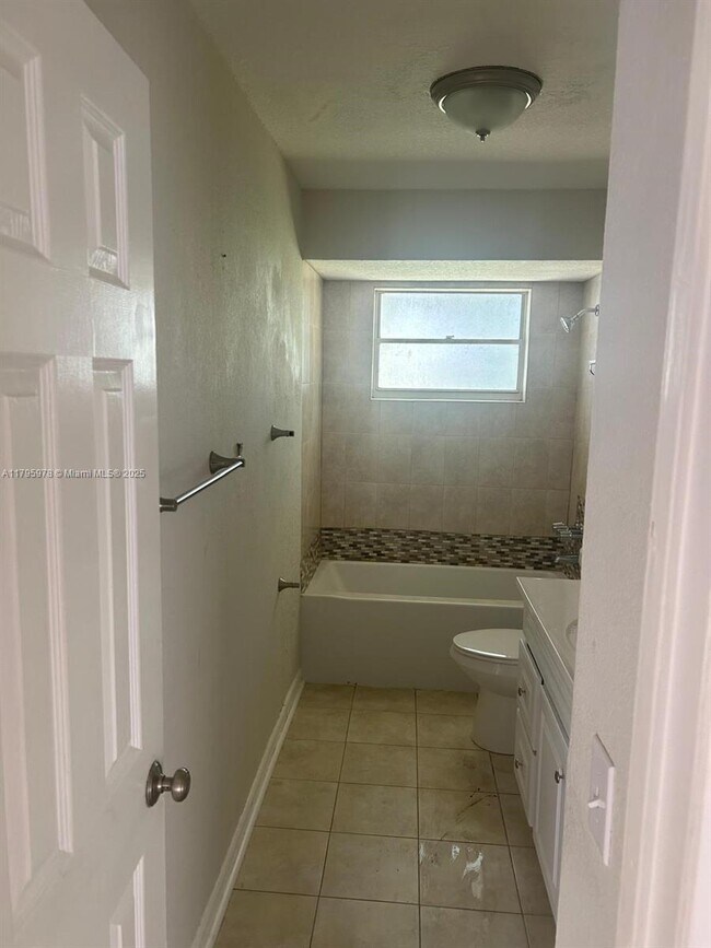 Building Photo - 1399 Cindy Cir NE