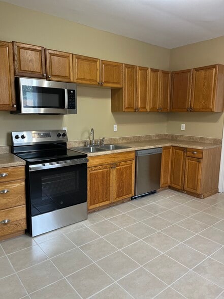 Building Photo - 5643 Charles Pl