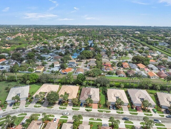 Building Photo - 10664 Royal Caribbean Cir