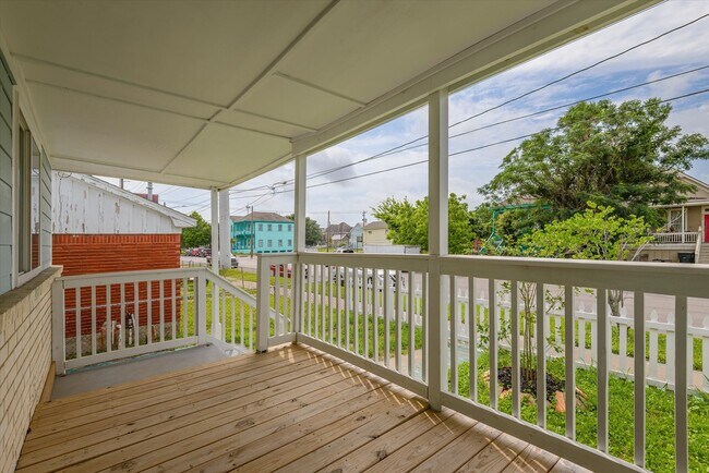 Building Photo - 3518 Avenue H