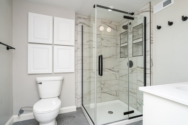 Building Photo - 1228 Louisiana St