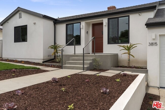 Building Photo - 3815 Cochran Ave