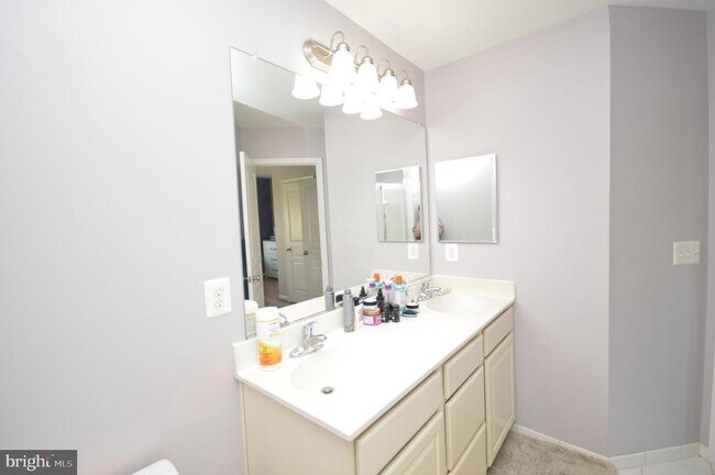 Building Photo - 1571 Renate Dr
