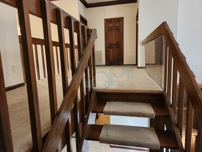 Building Photo - RARE exquisite home on acreage in the heart of West Little Rock!