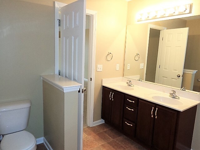 Building Photo - 4056 Hollis Hill Dr