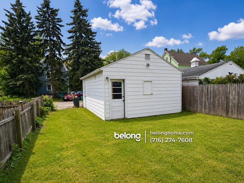 Building Photo - 2207 Linwood Ave