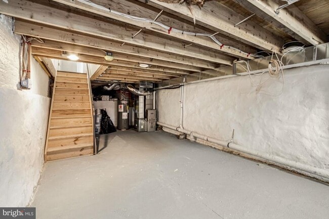 Building Photo - 2439 Jasper St
