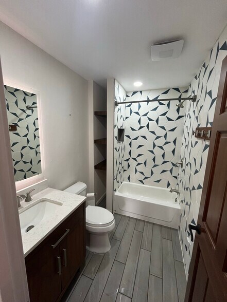 Building Photo - 18320 Dickerson Ln