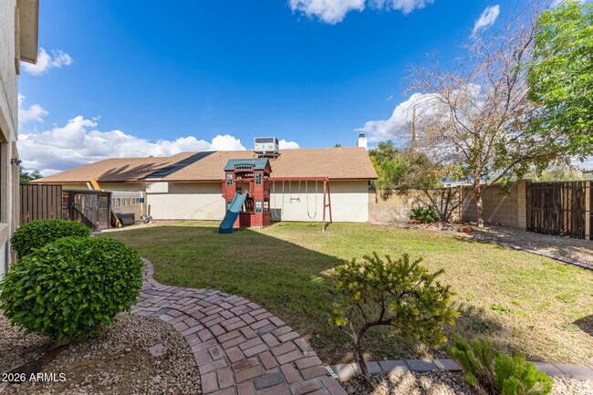 Building Photo - 18653 N 43rd Dr