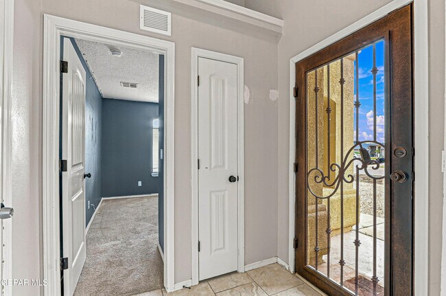 Building Photo - 11412 Flor Veronica Dr
