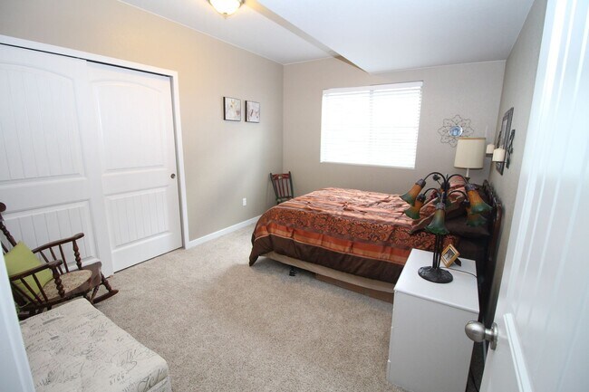 Building Photo - Amazing 4bdrm home in Forest Lakes