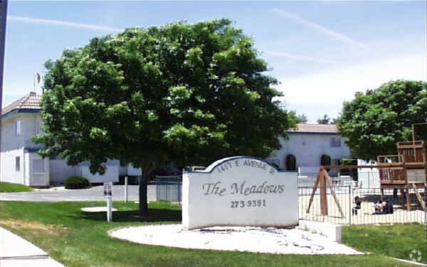 Palmdale Meadow Apartments - Palmdale Meadows Apartments