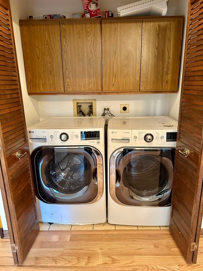 In-Unit Washer & Dryer - 1010 Arbor Ct
