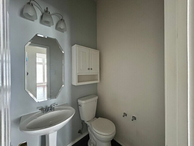Building Photo - Spacious Home in BISD