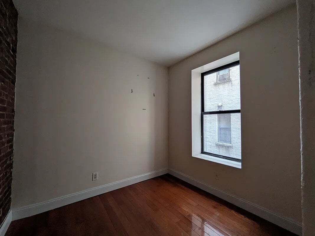 Building Photo - 537 W 158th St