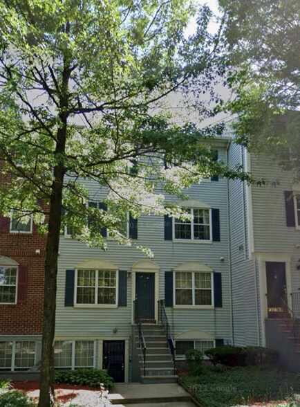 Building Photo - 62 S Orange Ave