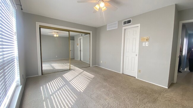 Building Photo - 2601 S Braeswood Blvd