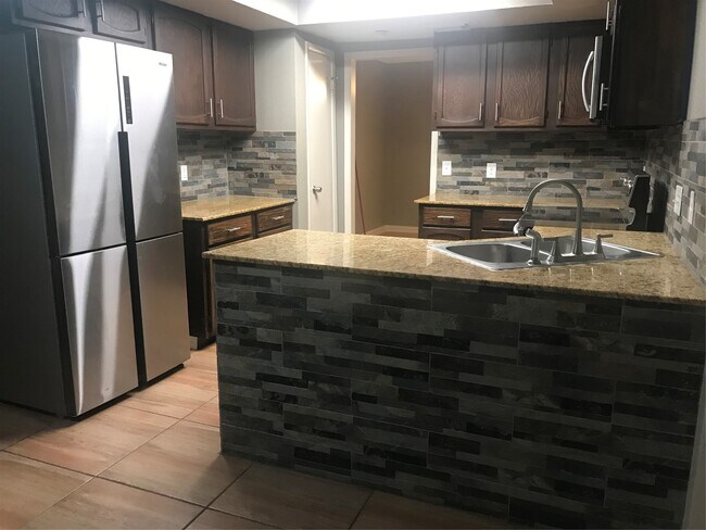 Building Photo - 8110 Streamside Dr