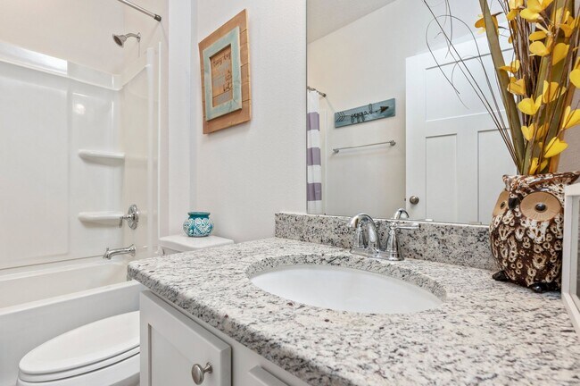 Building Photo - Stunning 4 Bedroom, 3 Bath Home in Shoal R...