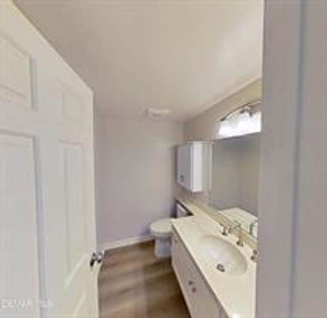 Building Photo - Tucked away on a quiet cul-de-sac in desirable Newbury Park 5+3 home