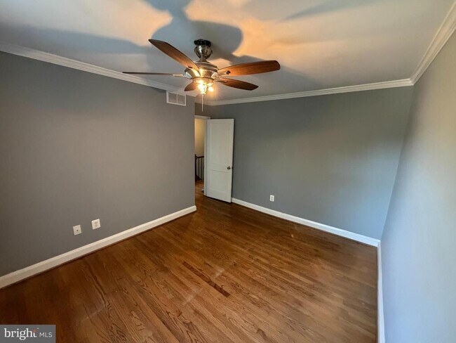 Building Photo - 1543 Cottage Ln