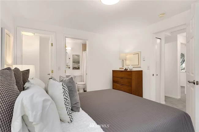 Building Photo - 1758 16th Ave. S