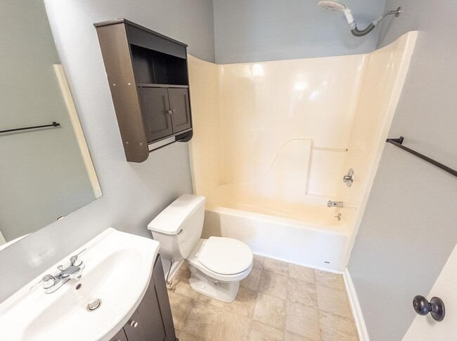 Building Photo - 2935 Chillingworth Dr