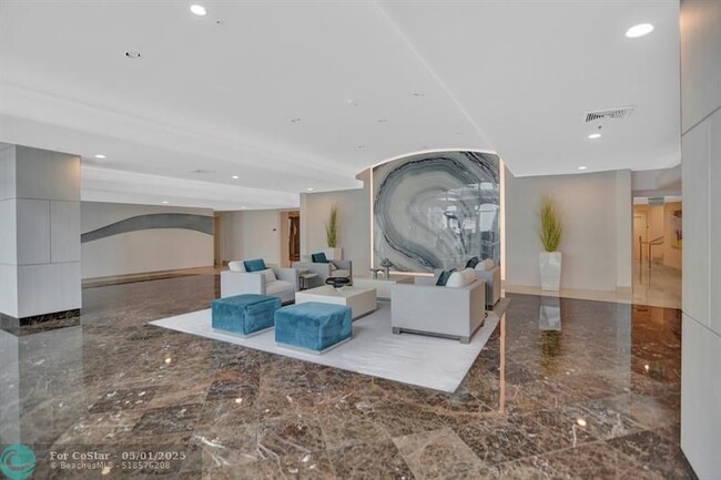 Building Photo - 715 Bayshore Dr