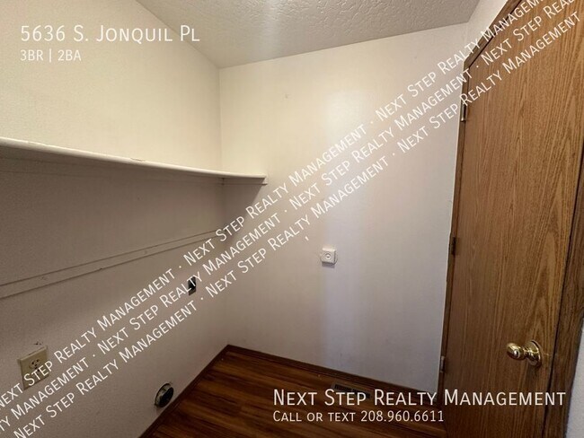 Building Photo - 5636 S Jonquil Pl