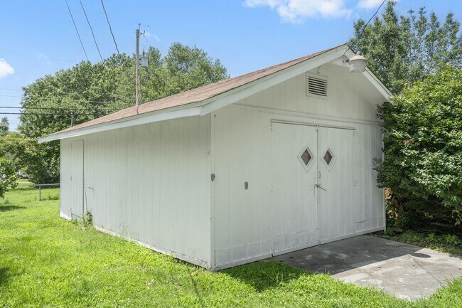 Building Photo - 4267 S Ridgecrest Dr