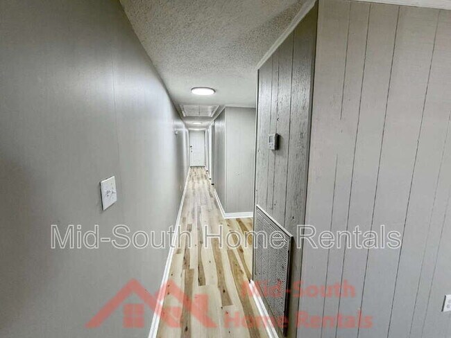 Building Photo - 200 N Tipton St