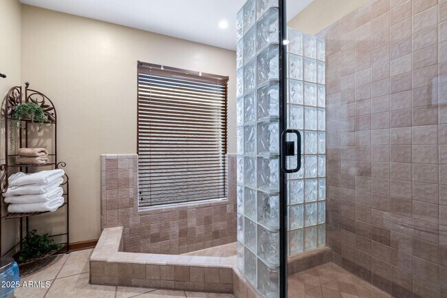 Building Photo - 9972 E Del Monte Ave