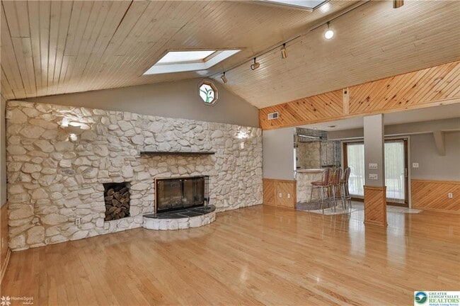 Building Photo - 900 Mine Lane Rd