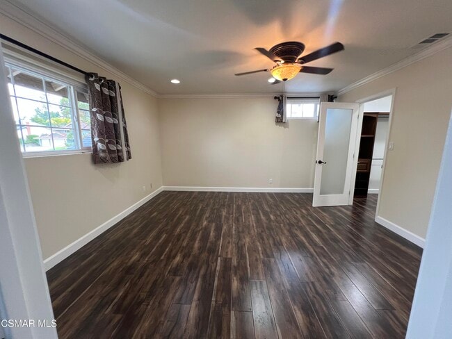 Building Photo - 334 W Avenida De Las Flores