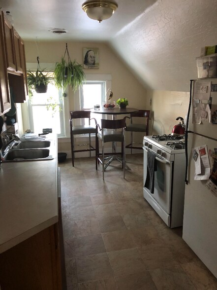 Building Photo - 2087 Winnebago St