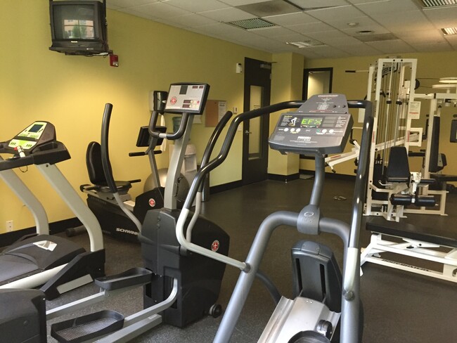 Building Photo - Downtown Bellevue One Bedroom One Bath Con...