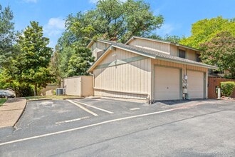 Building Photo - 901 Silver Quail Ln