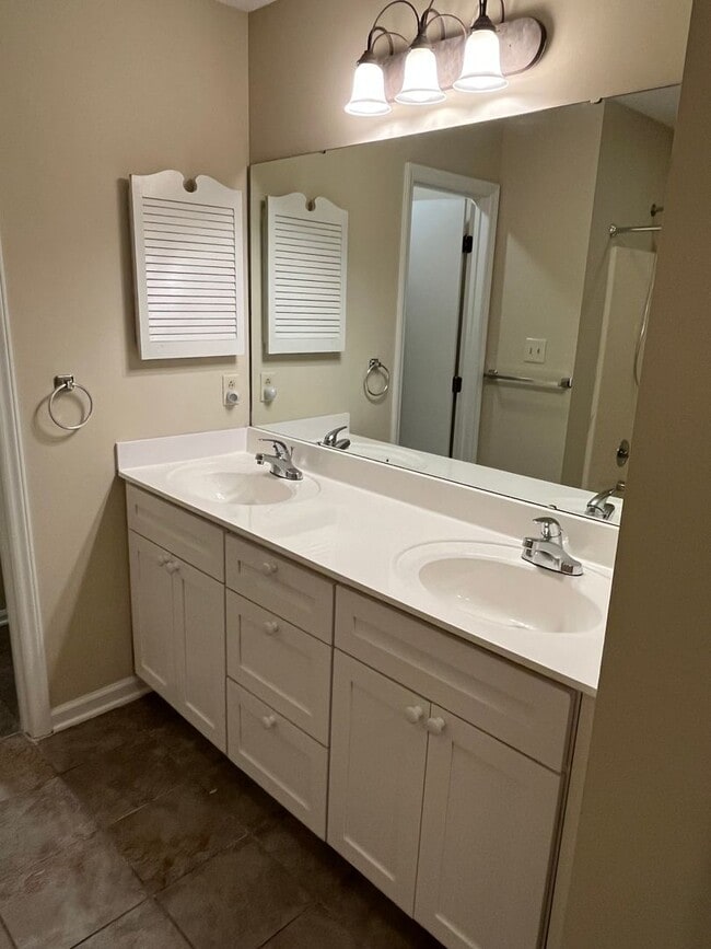 Building Photo - Wonderful 3 Bedroom Ranch in Huntersville