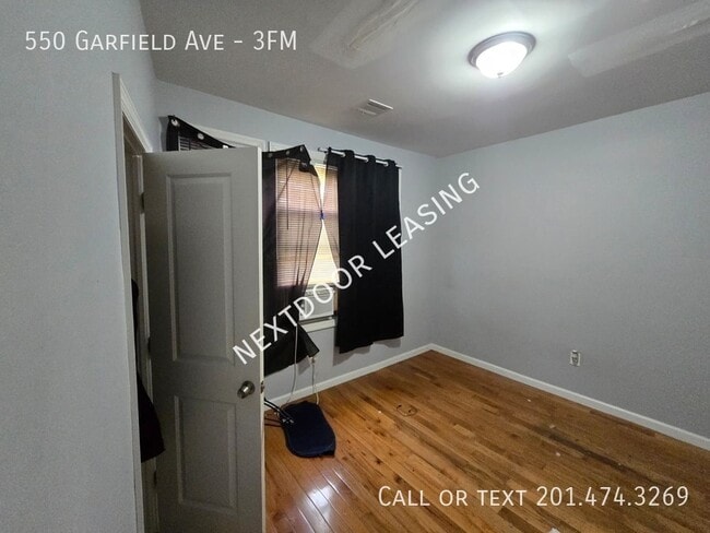 Building Photo - 550 Garfield Ave