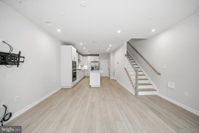 Building Photo - 7488 Backett Wood Ter