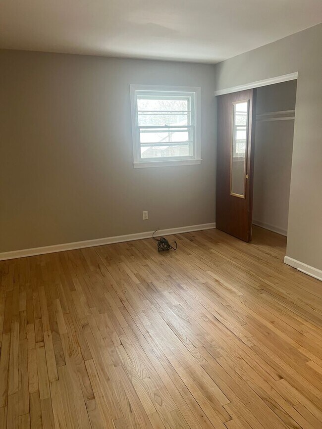 Building Photo - 31-33 Jeffrey Terrace