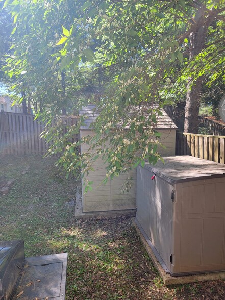 Building Photo - 13550 Deerwater Dr