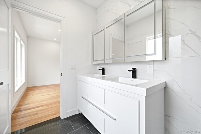 Building Photo - 67 Paulding Ln