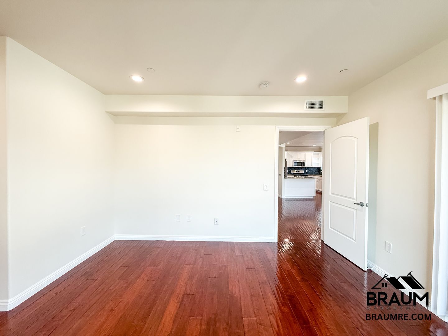 Building Photo - 332 S Virgil Ave