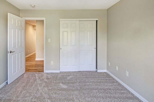 Building Photo - 310 Stonewall Creek Dr