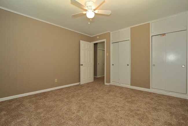 Building Photo - Charming 3 Bedroom 1 Bathroom Home