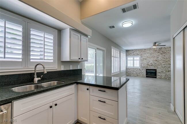 Building Photo - 2452 Silver Blossom Ln